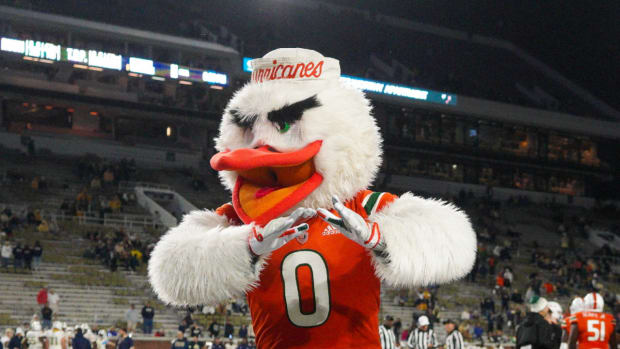 Miami Hurricanes vs Georgia Tech 2022 - Jacurri Brown's 1st start